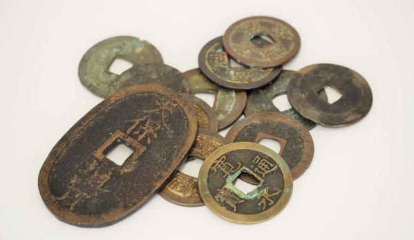 日本の貨幣の歴史まとめ】古銭を使う前は物々交換から始まった | 古銭 